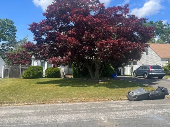 67 Kime Ave, North Babylon, NY 11703