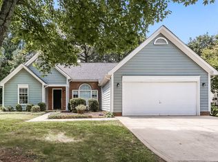 11621 Long Forest Dr, Charlotte, NC 28269