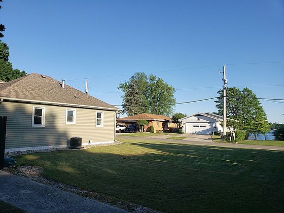 3rd image of 25953 N Shore Dr