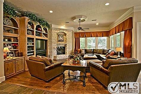 4th image of 923 Parkview Ln