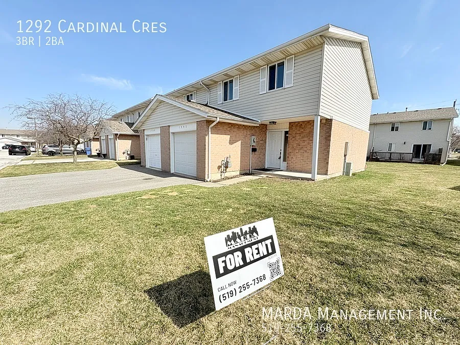 1292 Cardinal Cres photo 1