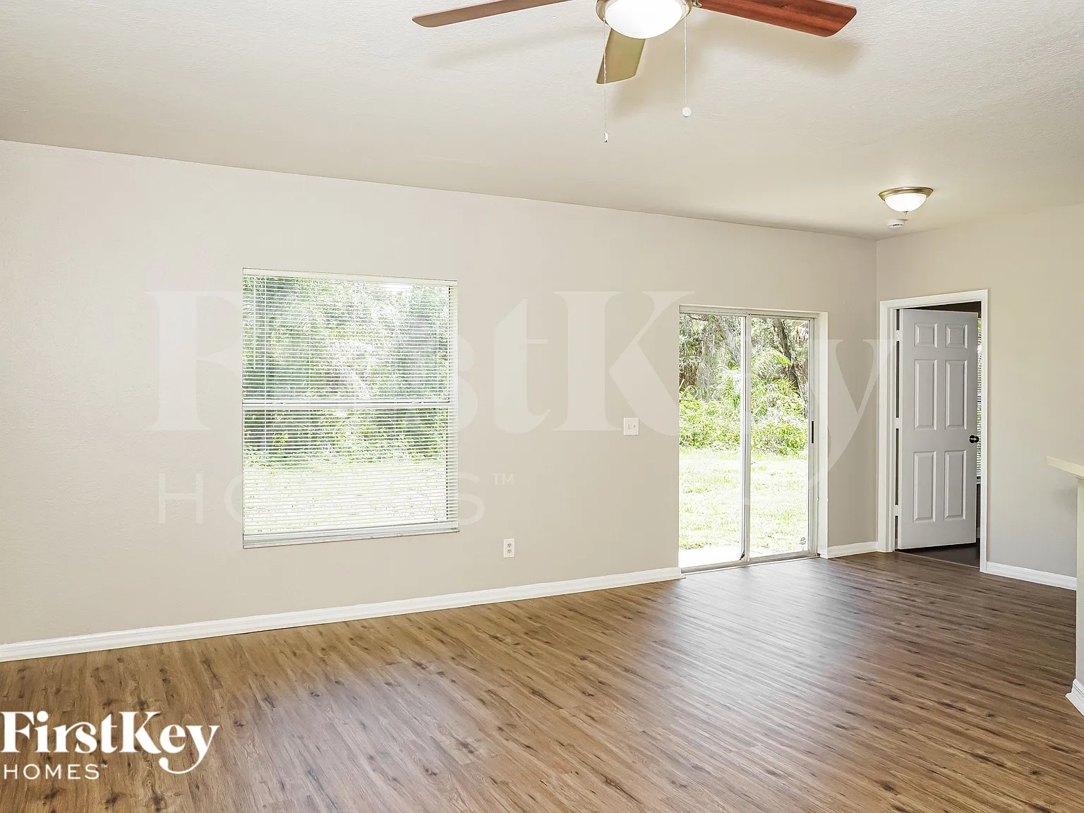 4 bed, 2.0 bath, 1400 sqft, $1,490 — Photo 4