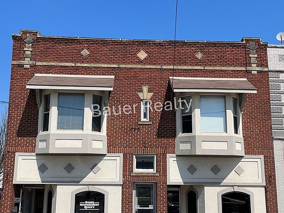 2nd image of 100 E 2nd St #102