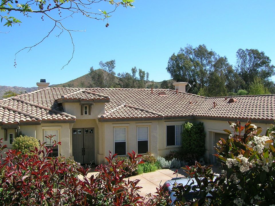 1st image of 3375 Vista Norte