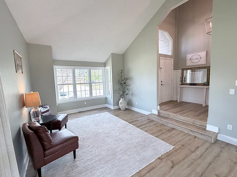 5381 S Dunkirk Way — Photo 4