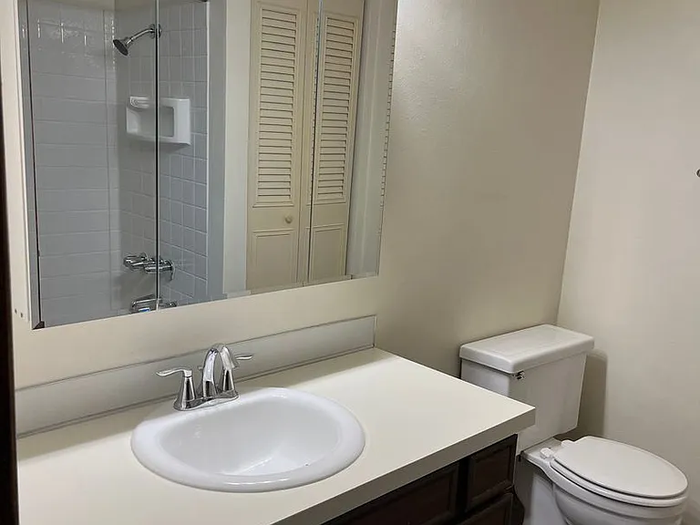 South Crest Apartments — Photo 5