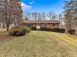 19 Ranch Dr, Trumbull, CT 06611