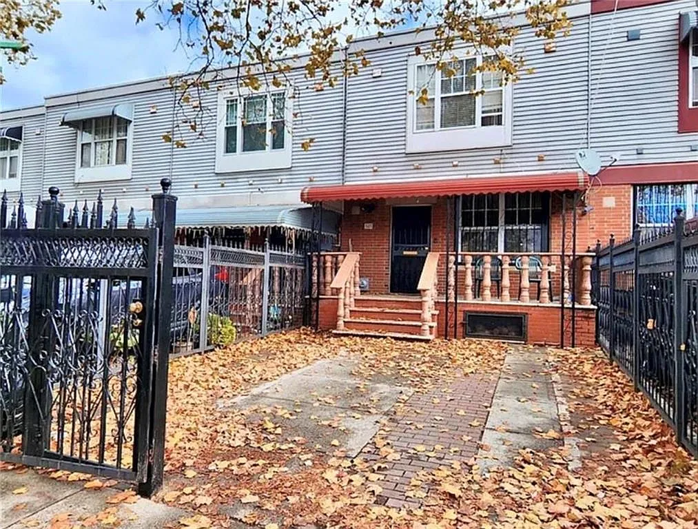 525 Alabama Ave photo 1