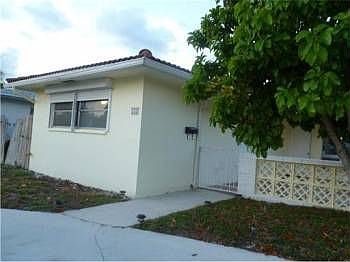 3rd image of 529 S Rainbow Dr