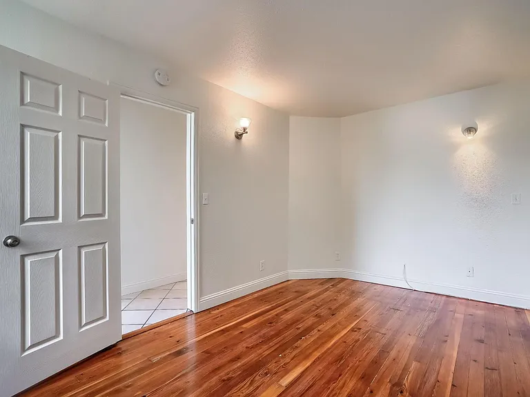 431 W 1st Ave — Photo 10