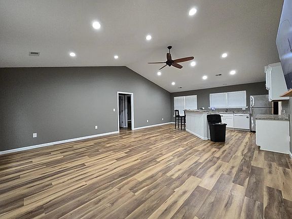 2nd image of 5177 Berkeley Ct.