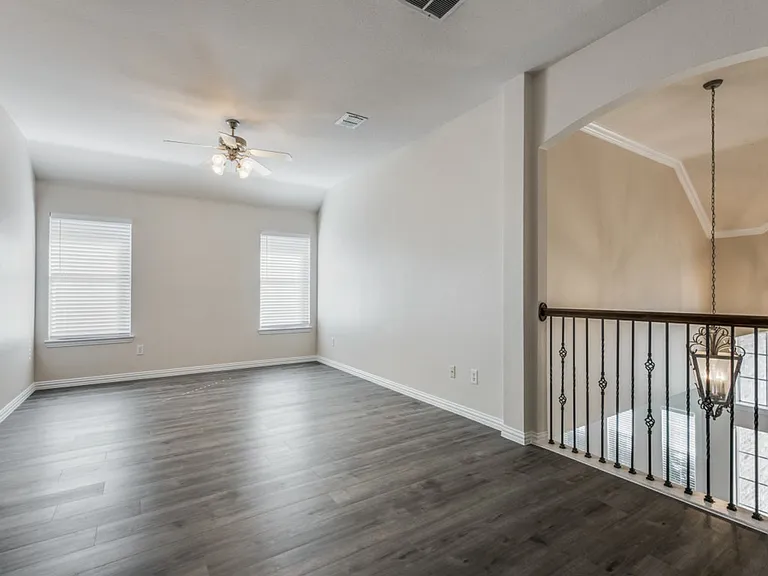 1901 Templegate Dr — Photo 16