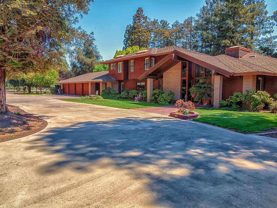 2nd image of 425 Weyer Rd