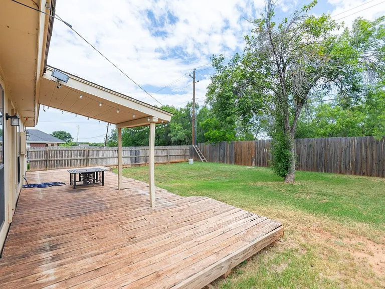 3902 Karen Dr — Photo 37