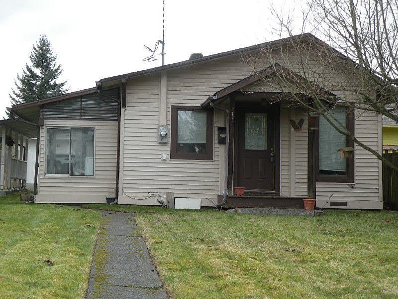 1st image of 217 M St SE