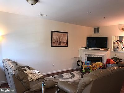 1st image of 90 Harbour Heights Dr