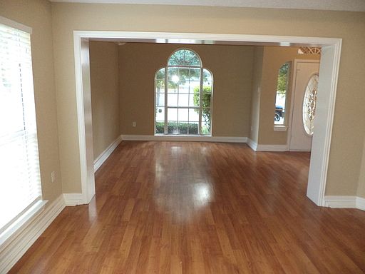 3rd image of 1217 Heritage Hill Dr