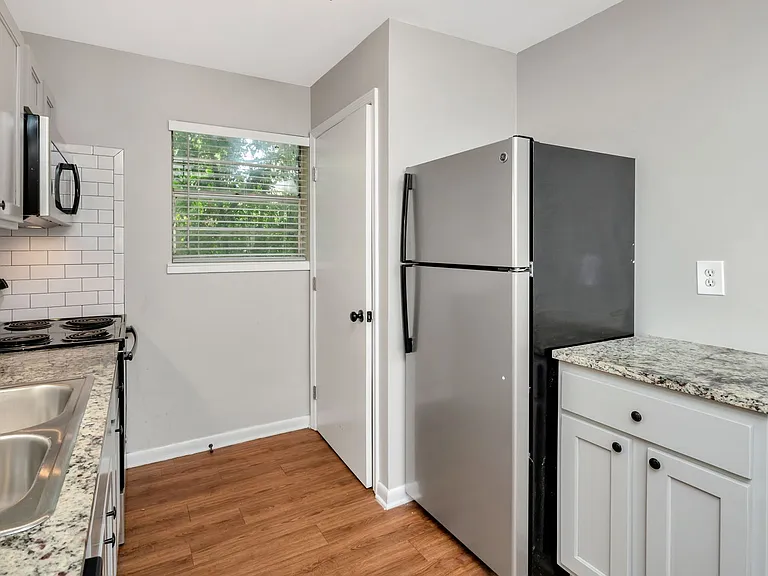 The Lennox — Photo 27