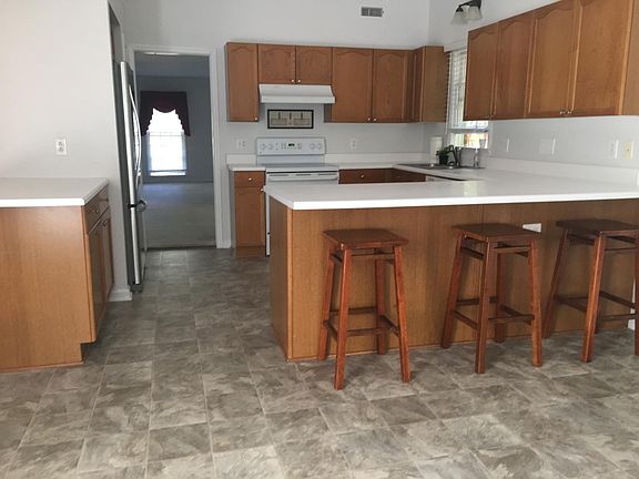 5th image of 4805 Hickory Glen Dr