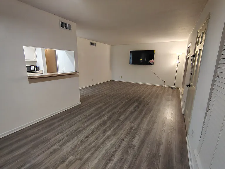 8401 N New Braunfels Ave #223 — Photo 5