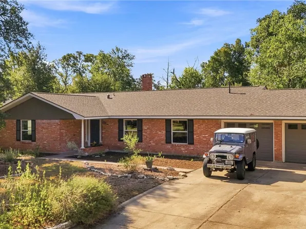 910 Pershing Dr, College Station, TX 77840