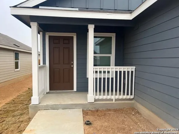 2421 Double Oak Dr, New Braunfels, TX 78130