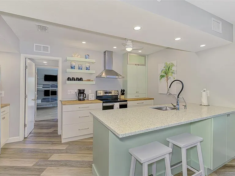 2400 N Beach Rd #17 — Photo 22