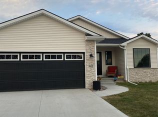 303 Big Bluestem Dr, Monroe, IA 50170