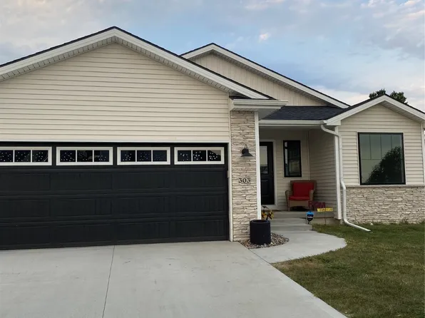 303 Big Bluestem Dr, Monroe, IA 50170