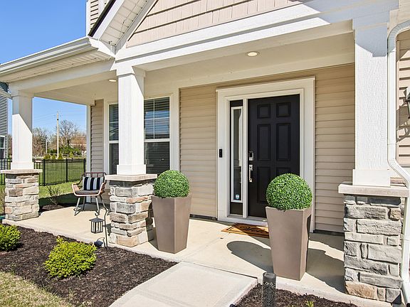5th image of 10210 Carya Ct