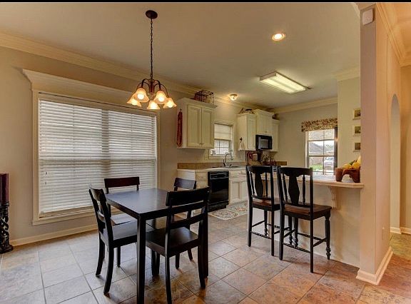 2nd image of 110 Cherry Bark Ln