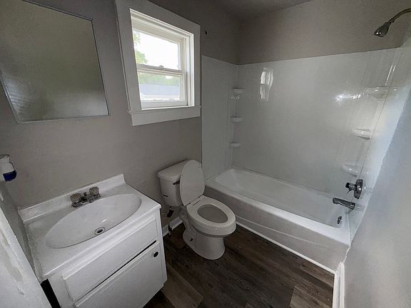 5th image of 339 N 5th St