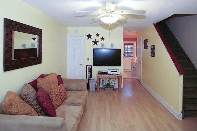 1st image of 12 Wallace St #12