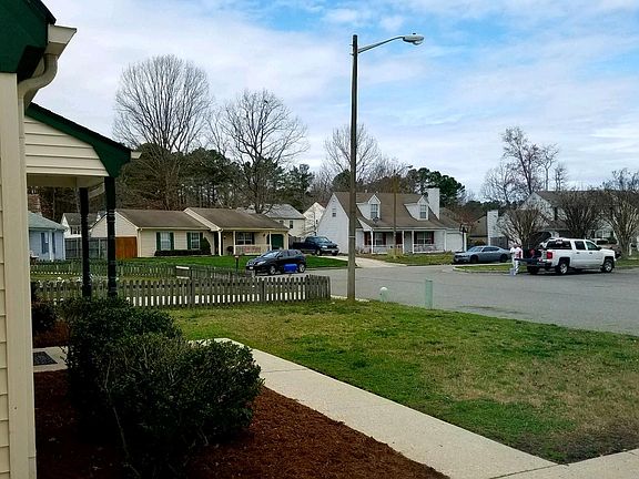 3rd image of 713 Stacis Ln