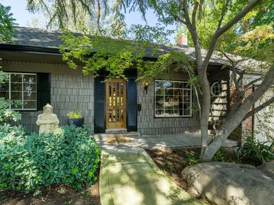 3239 E Bellaire Way, Fresno, CA, 93726