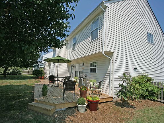 2nd image of 6822 Burbage Landing Cir