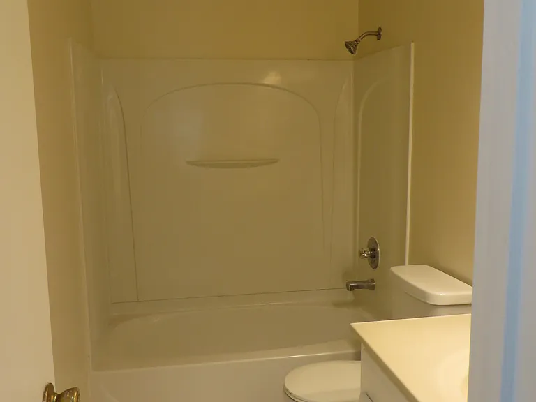 201 Applewood Dr — Photo 9