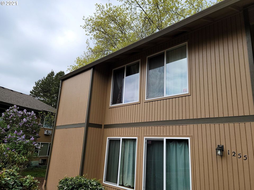 1st image of 1255 NE Grant St