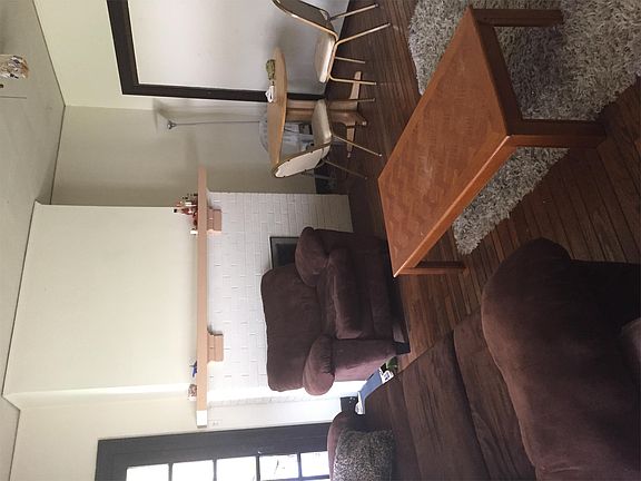 3rd image of 806 S Lincoln Ave APT 1