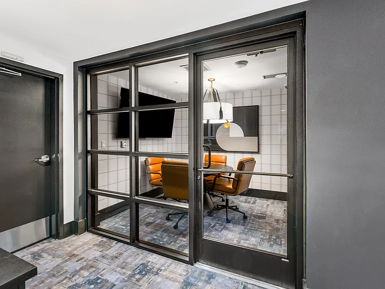 City House Apartments — Photo 11