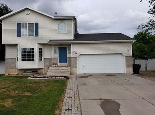 789 W 2005 N, Clinton, UT 84015