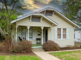 208 E Huntington St, Beeville, TX 78102