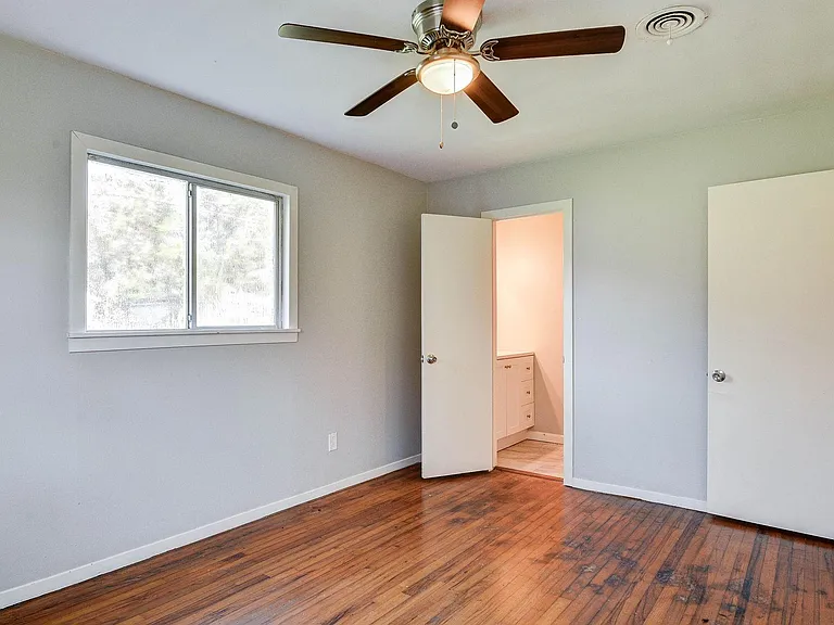 131 Lakewood Dr — Photo 12