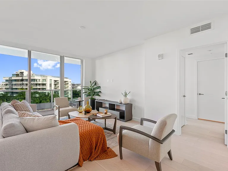 9201 E Bay Harbor Dr #604 — Photo 9