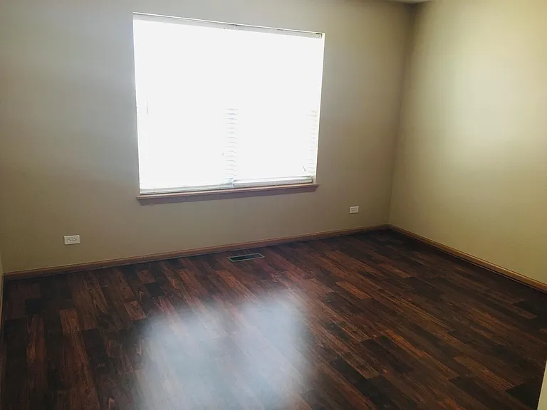 503 Heritage Ct — Photo 18