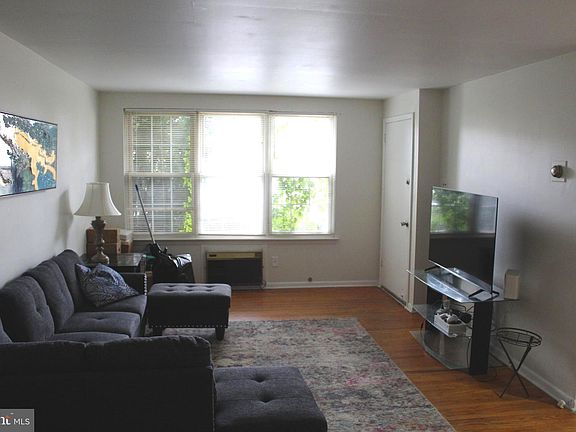 5th image of 5481 Vicaris St Floor 1