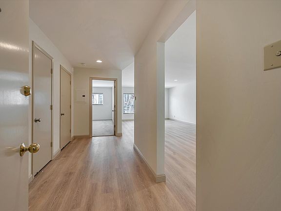 3rd image of 241 Cervantes Blvd APT 4