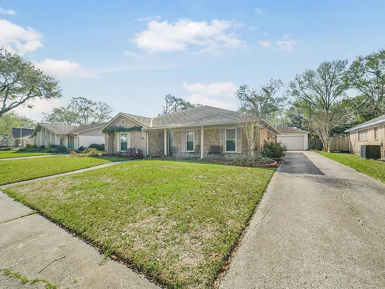 8415 Braesdale Ln — Photo 34