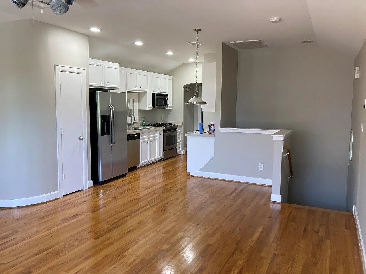 2 bed, 2.0 bath, 1030 sqft, $1,695 — Photo 3