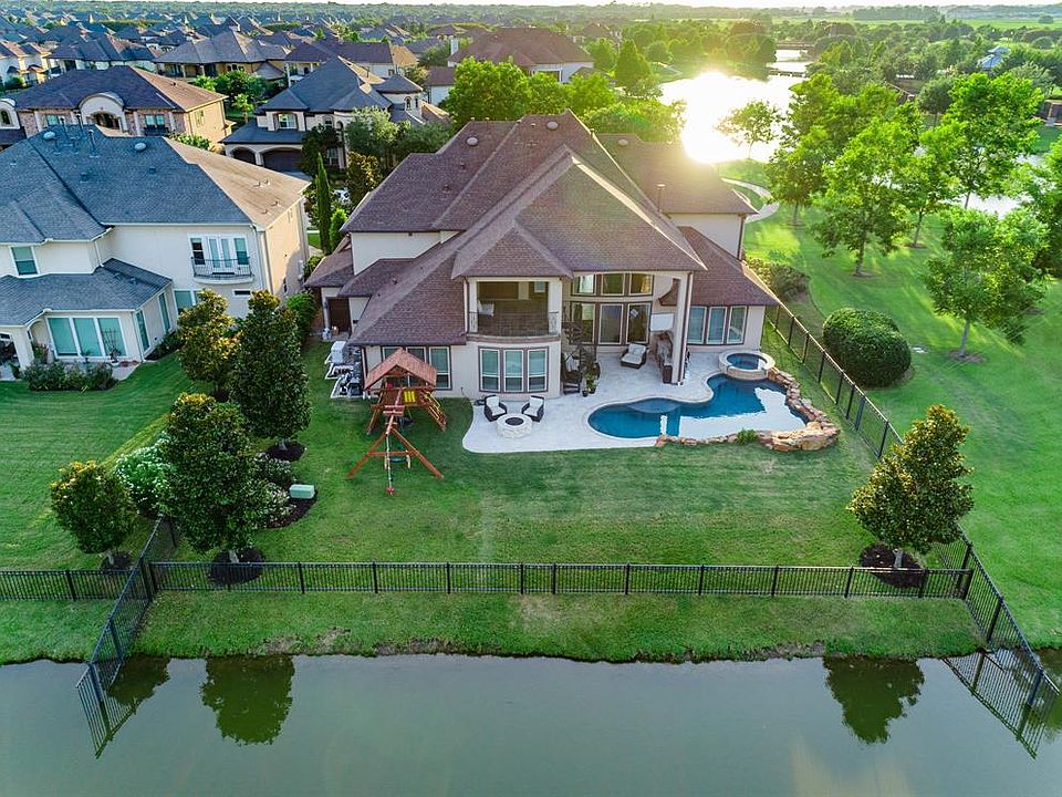 1st image of 607 Elmhurst Ct
